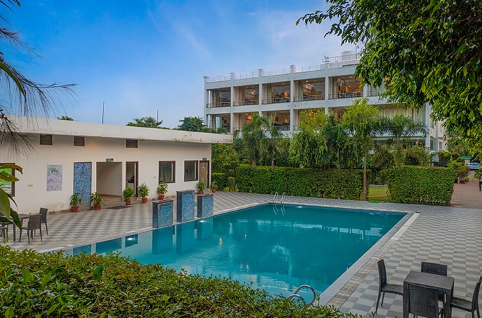 Resort with Swimming Pool in Jim Corbett