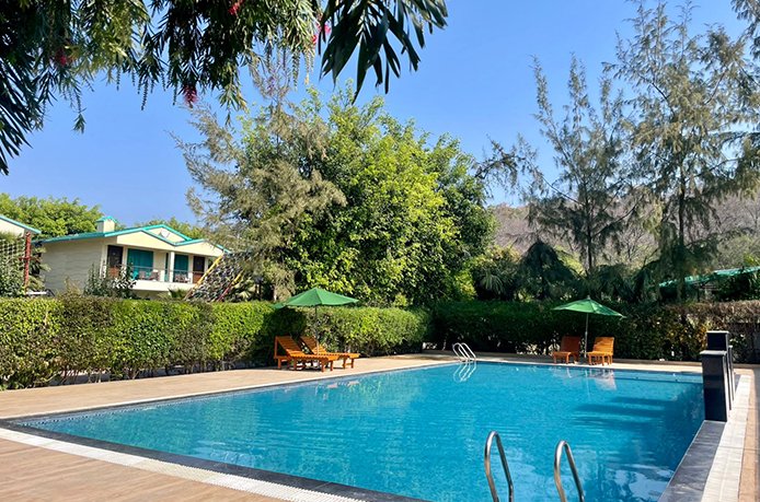 Resort with Swimming Pool in Jim Corbett