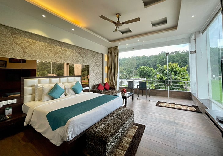 Superior Room, 4 star resorts in jim corbett
